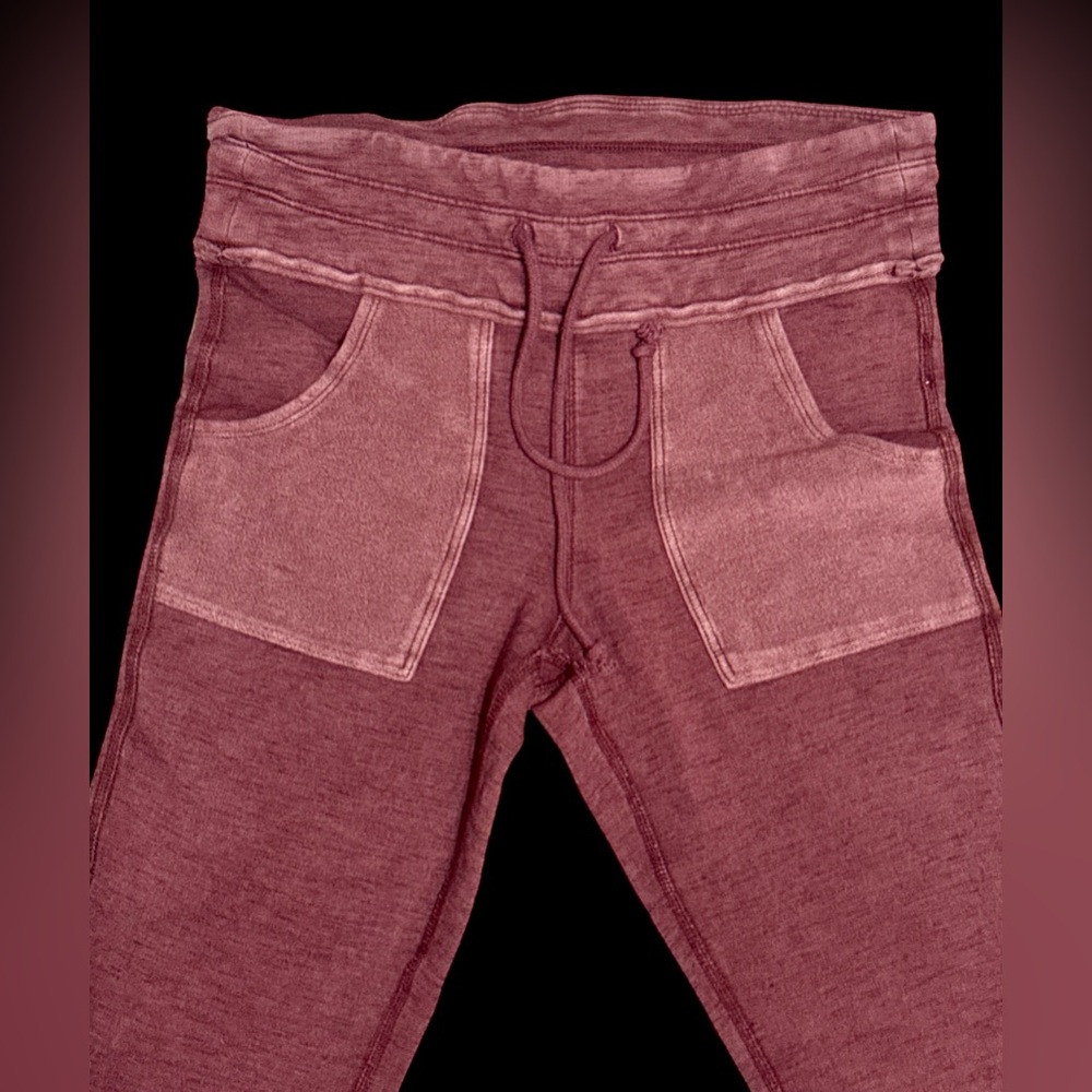 Free People
FP Movement Kyoto Utility-Pocket Leggings
Size Small
Faded Red - Picture 6 of 16